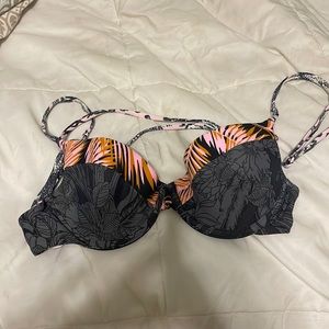 Maaji top size Small